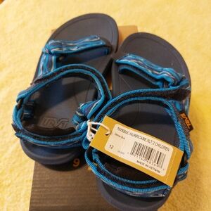 Teva kids sandles Size 12